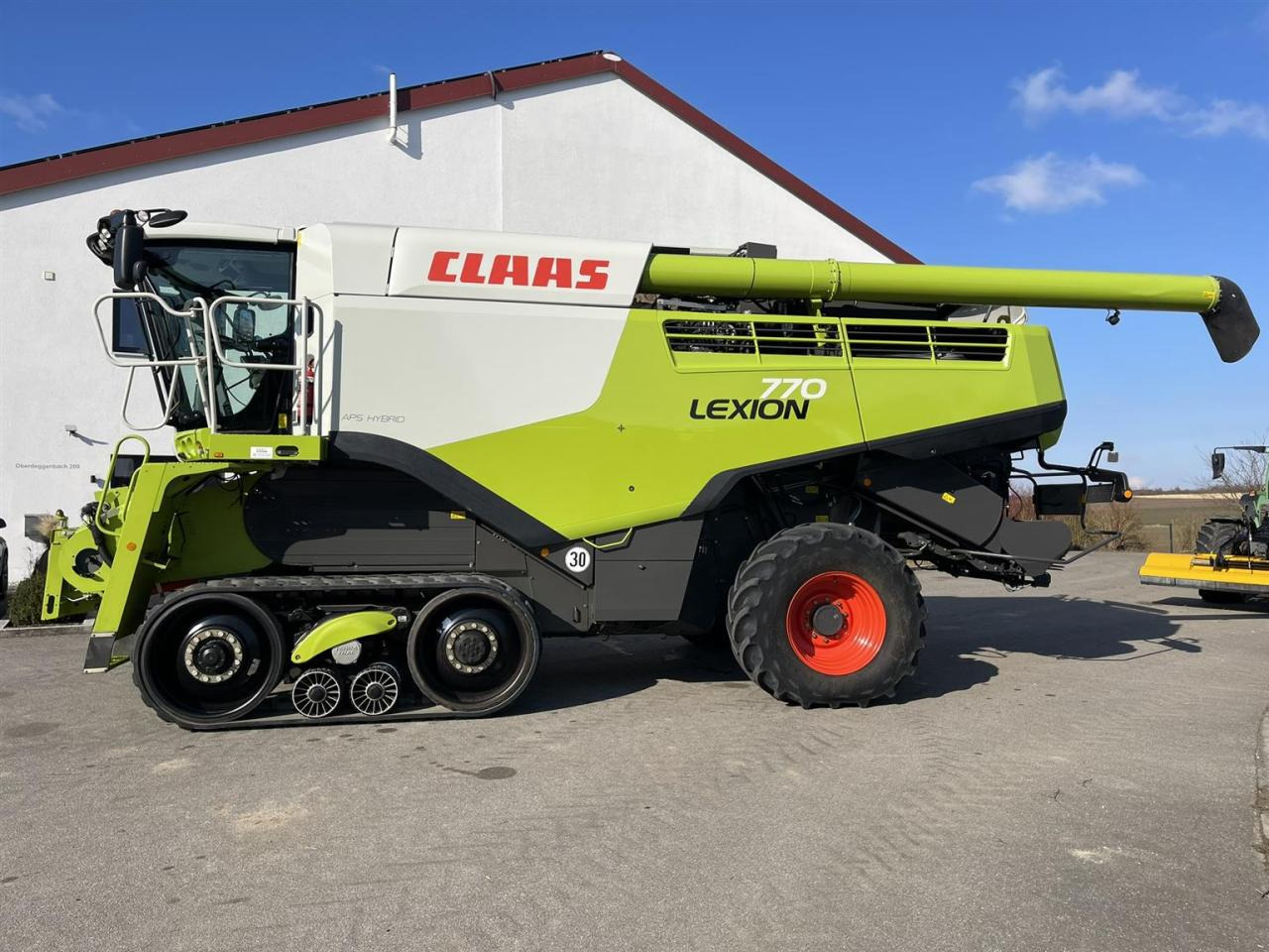 CLAAS Lexion 770TT Modell C76 mit CEMOS AUTOMATIC und Schneidwerk V1230 - Combine harvester: picture 2 CLAAS Lexion 770TT Modell C76 mit CEMOS AUTOMATIC und Schneidwerk V1230 - Combine harvester: picture 2