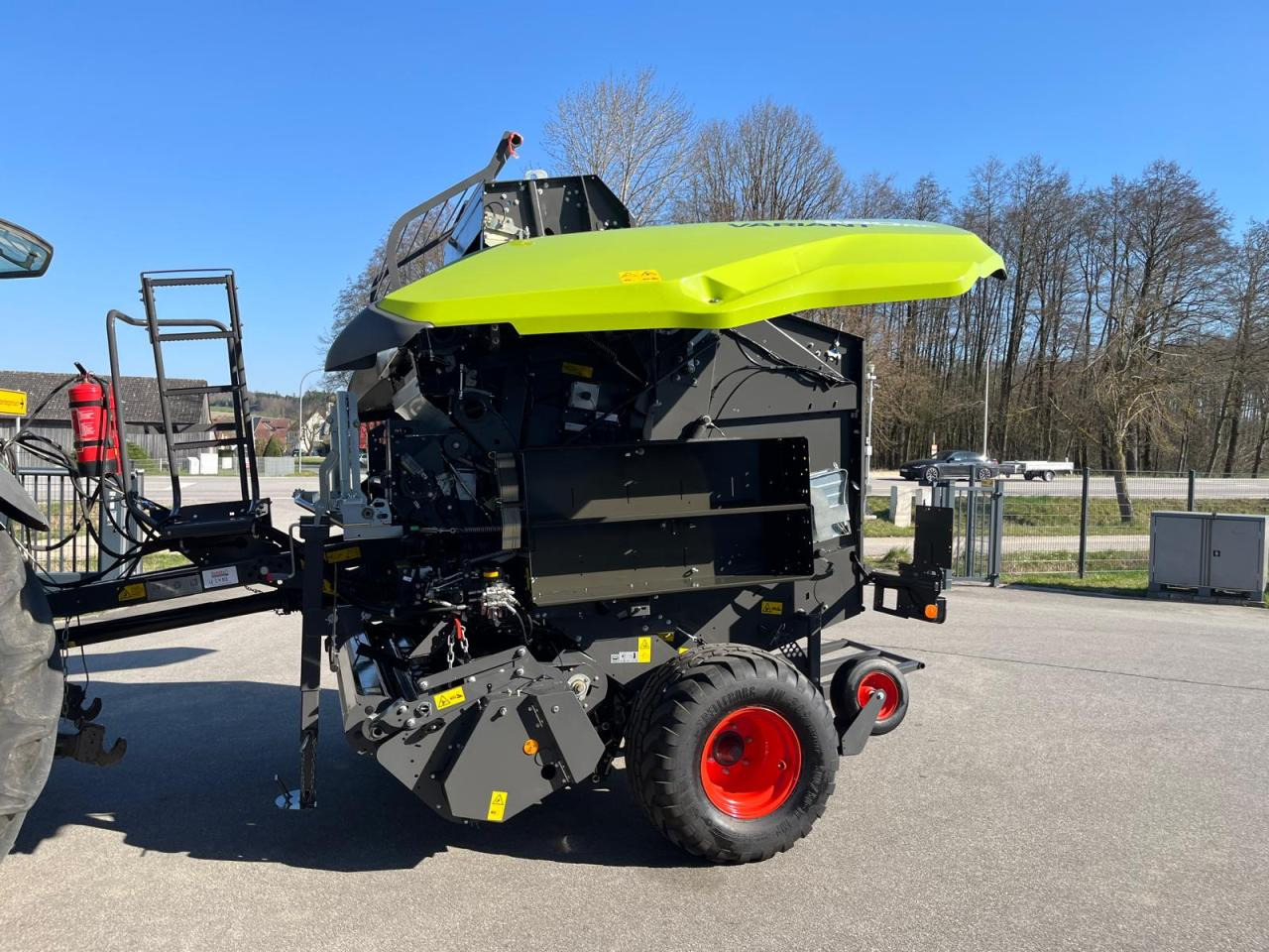 Round baler CLAAS Variant 580 RC Rundballenpresse, Baujahr 2023: picture 8
