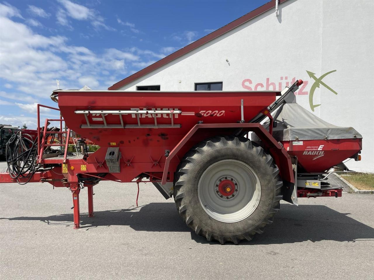 Rauch TWS 5000 Düngerwagen mit Deichsel-Lenkung und Streuer Axera H-EMC, gepflegter Zustand - Fertilizer spreader: picture 3 Rauch TWS 5000 Düngerwagen mit Deichsel-Lenkung und Streuer Axera H-EMC, gepflegter Zustand - Fertilizer spreader: picture 3