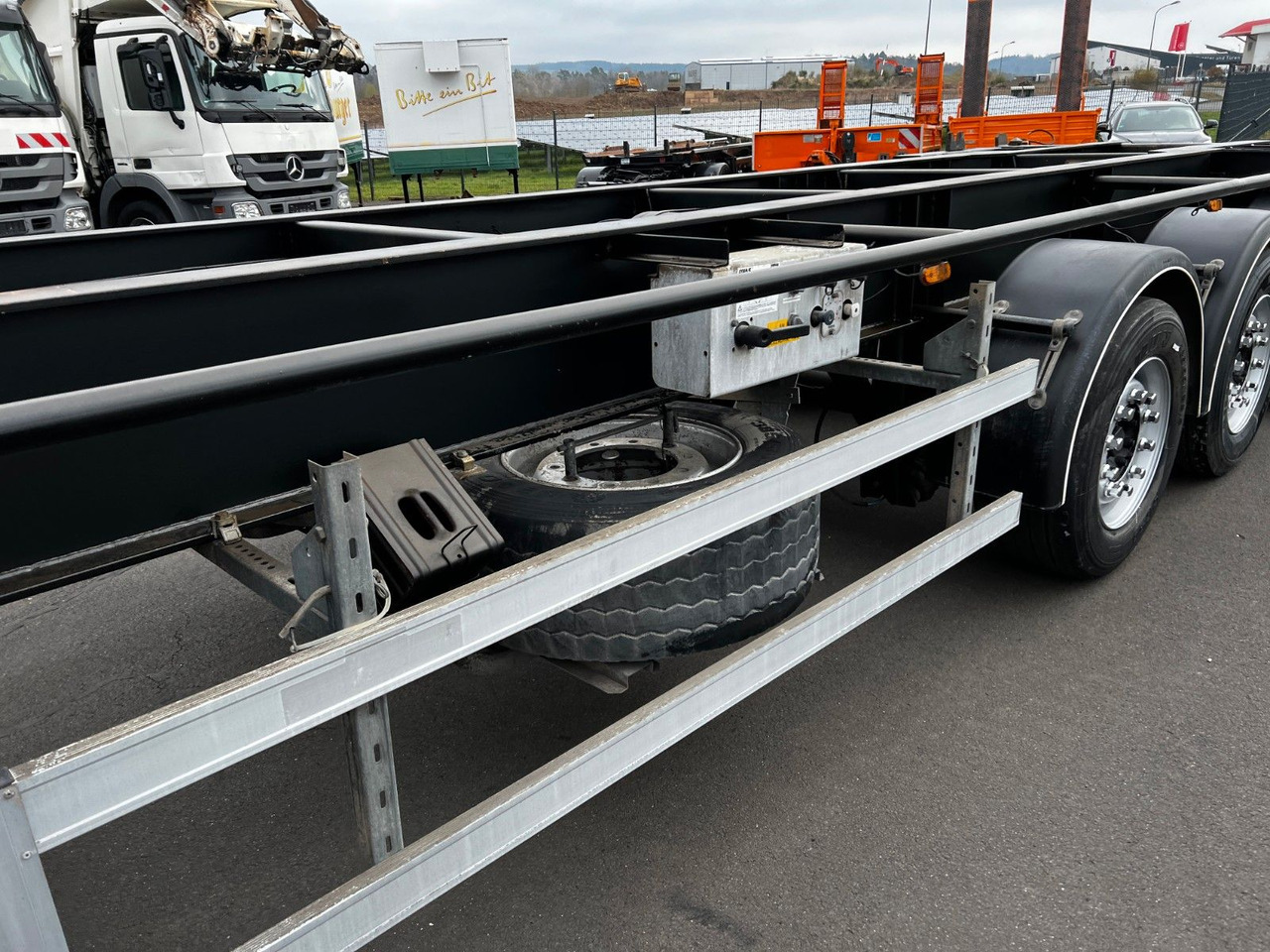 H&W 3- Achs Auflieger für Presscontainer H&W 3- Achs Auflieger für Presscontainer - Container transporter/ Swap body semi-trailer: picture 5 H&W 3- Achs Auflieger für Presscontainer H&W 3- Achs Auflieger für Presscontainer - Container transporter/ Swap body semi-trailer: picture 5