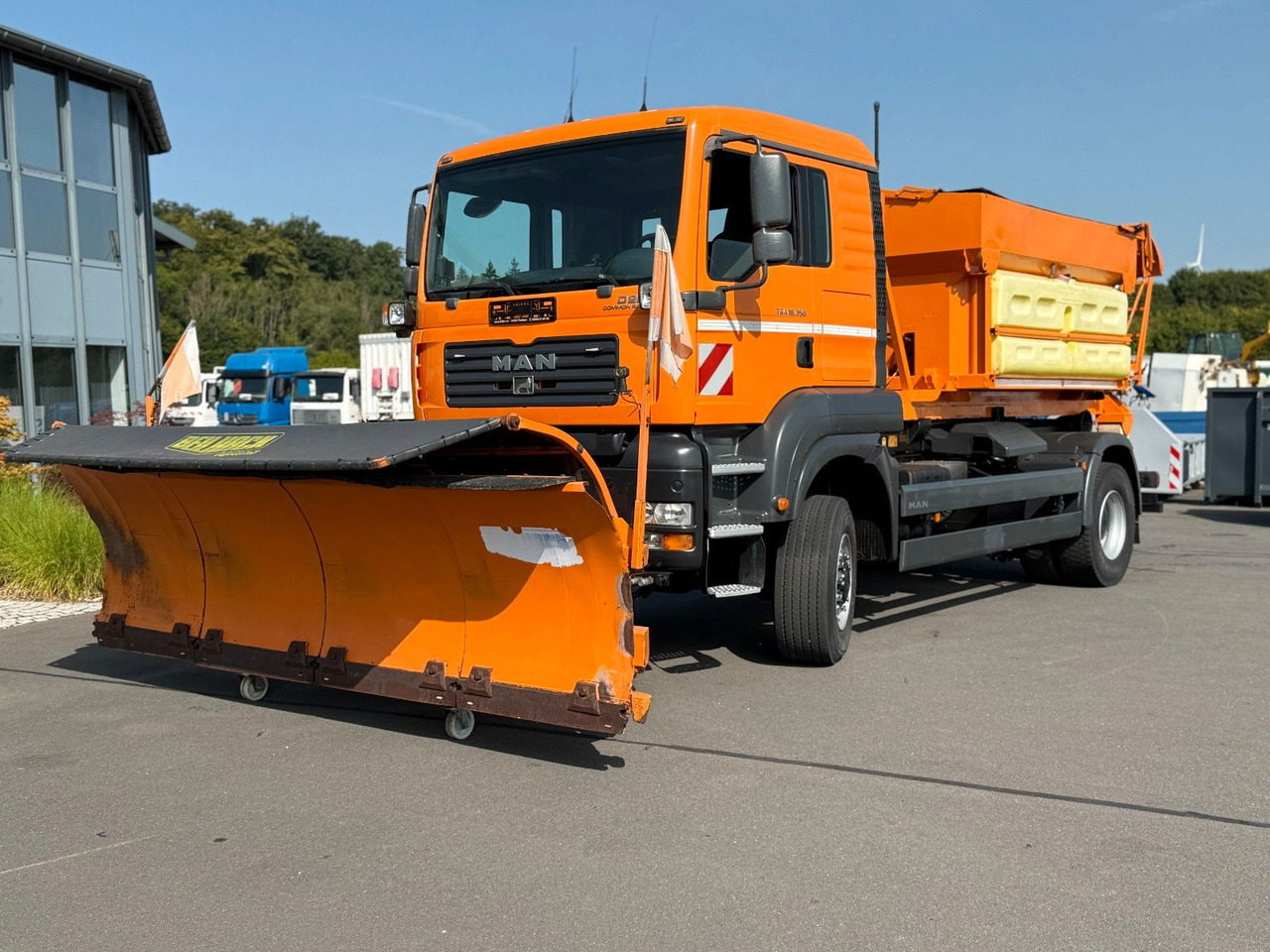 MAN TGA 18.350 4x4 Meiler Abroller RK 14.45 Winterd. - Hook lift truck: picture 1 MAN TGA 18.350 4x4 Meiler Abroller RK 14.45 Winterd. - Hook lift truck: picture 1