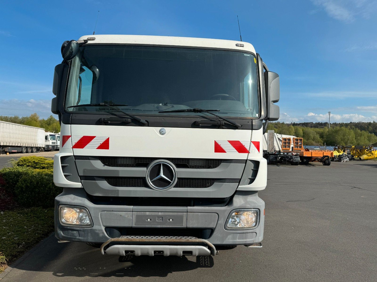 Cab chassis truck Mercedes-Benz Actros 1832 MP 3 Mercedes-Benz Actros 1832 MP 3: picture 8