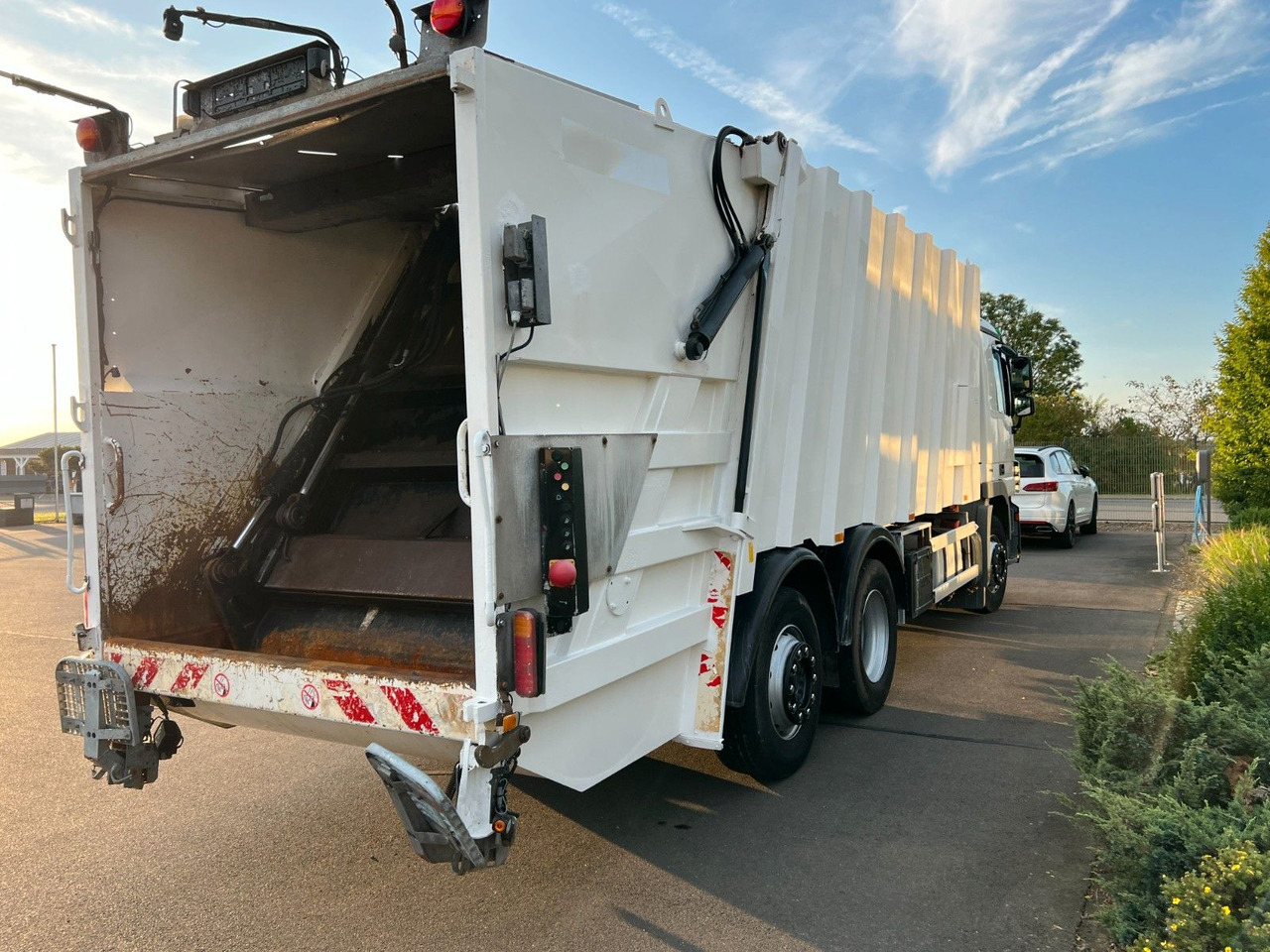 Mercedes-Benz Actros 2532 6x2 MP3 Faun Power Press 524 - Garbage truck: picture 3 Mercedes-Benz Actros 2532 6x2 MP3 Faun Power Press 524 - Garbage truck: picture 3