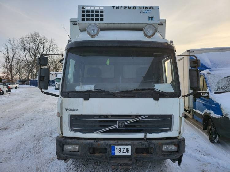 VOLVO FL 250 FOR SPAREPARTS - Refrigerator truck: picture 2 VOLVO FL 250 FOR SPAREPARTS - Refrigerator truck: picture 2