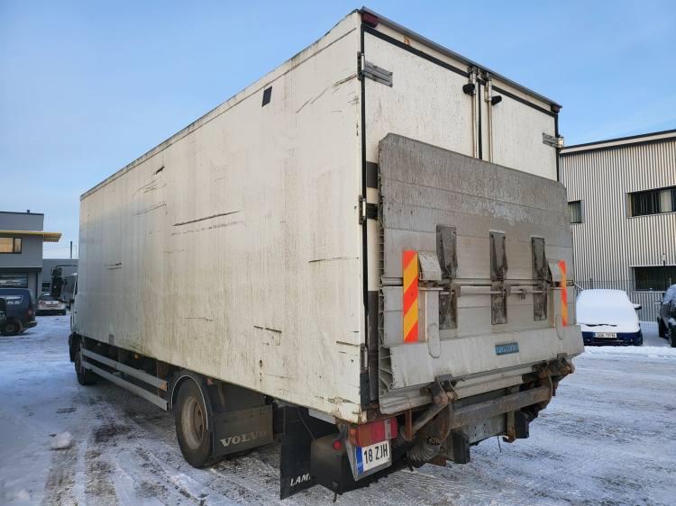 VOLVO FL 250 FOR SPAREPARTS - Refrigerator truck: picture 4 VOLVO FL 250 FOR SPAREPARTS - Refrigerator truck: picture 4