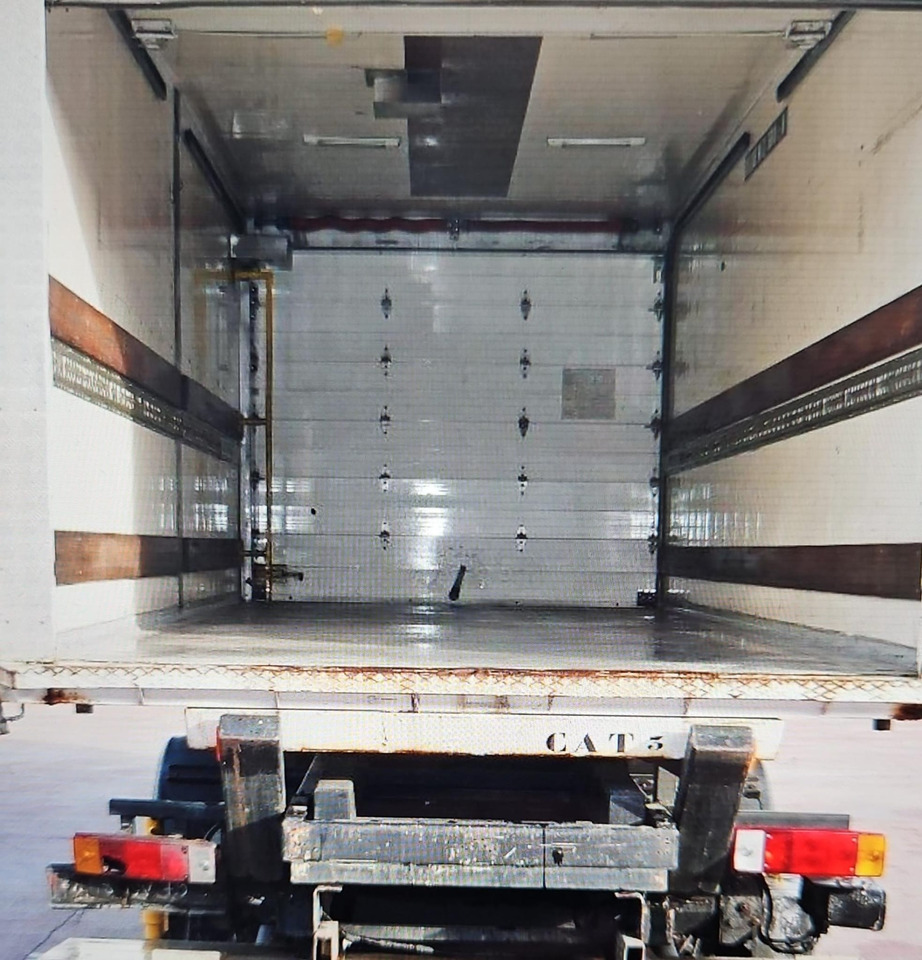 Renault Catering - Airport catering truck: picture 3 Renault Catering - Airport catering truck: picture 3