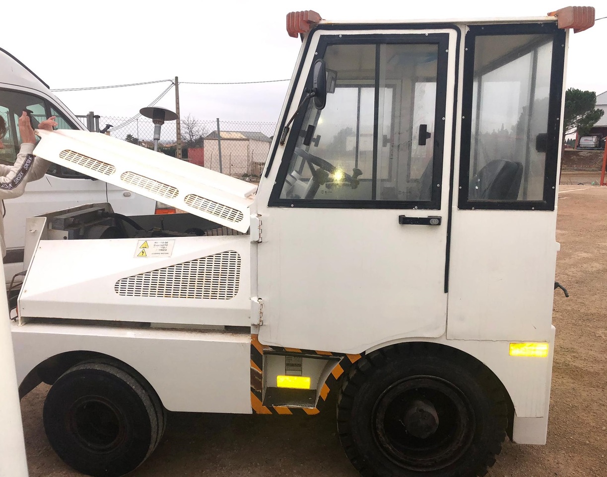 TEMG TRACTOR/DIESEL TG5000 - Baggage tractor: picture 5 TEMG TRACTOR/DIESEL TG5000 - Baggage tractor: picture 5
