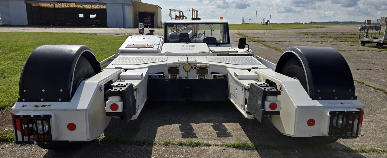 TLD TPX200SF - Pushback tractor: picture 1 TLD TPX200SF - Pushback tractor: picture 1