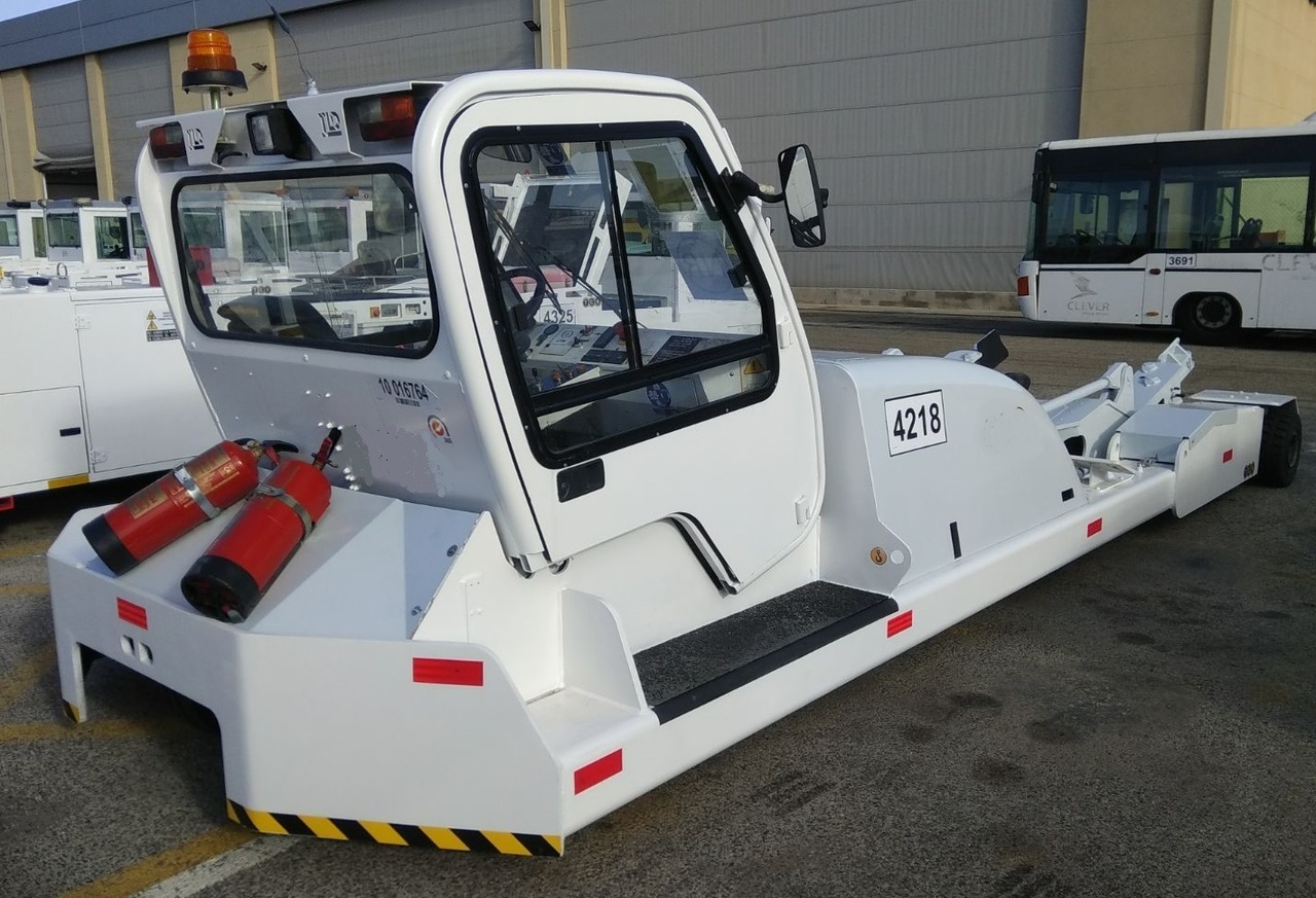 TLD Towbarless Pushback TPX 100 E - Pushback tractor: picture 1 TLD Towbarless Pushback TPX 100 E - Pushback tractor: picture 1