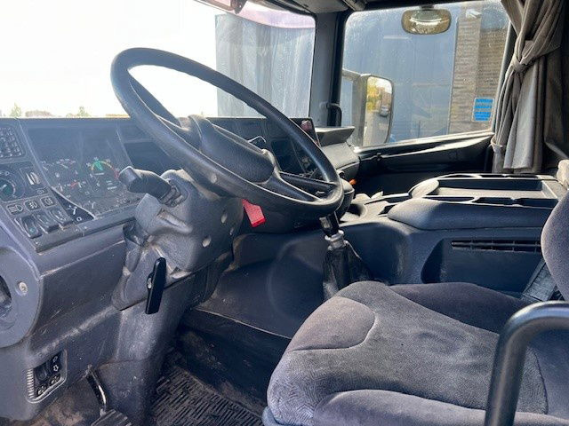 Scania P94-310 .310 - Tractor unit: picture 5 Scania P94-310 .310 - Tractor unit: picture 5