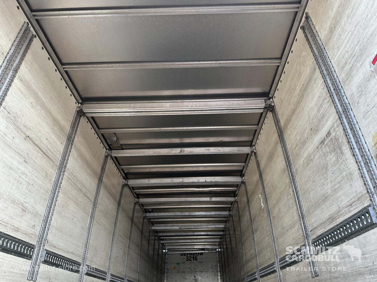 Dryfreight Standard Double deck Taillift - Closed box semi-trailer: picture 5 Dryfreight Standard Double deck Taillift - Closed box semi-trailer: picture 5