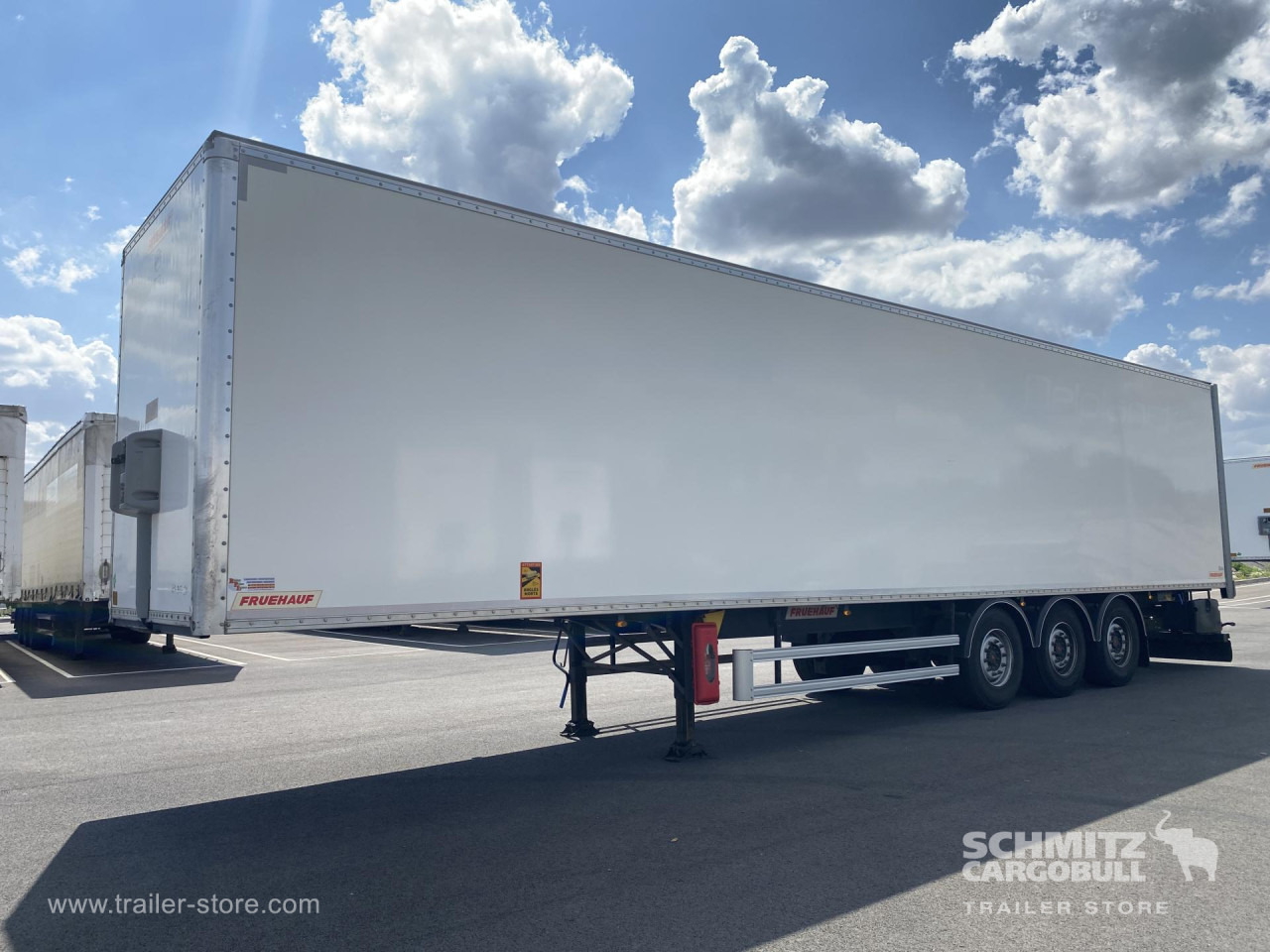 FRUEHAUF Dryfreight Standard Roller shutter door - Closed box semi-trailer: picture 1 FRUEHAUF Dryfreight Standard Roller shutter door - Closed box semi-trailer: picture 1