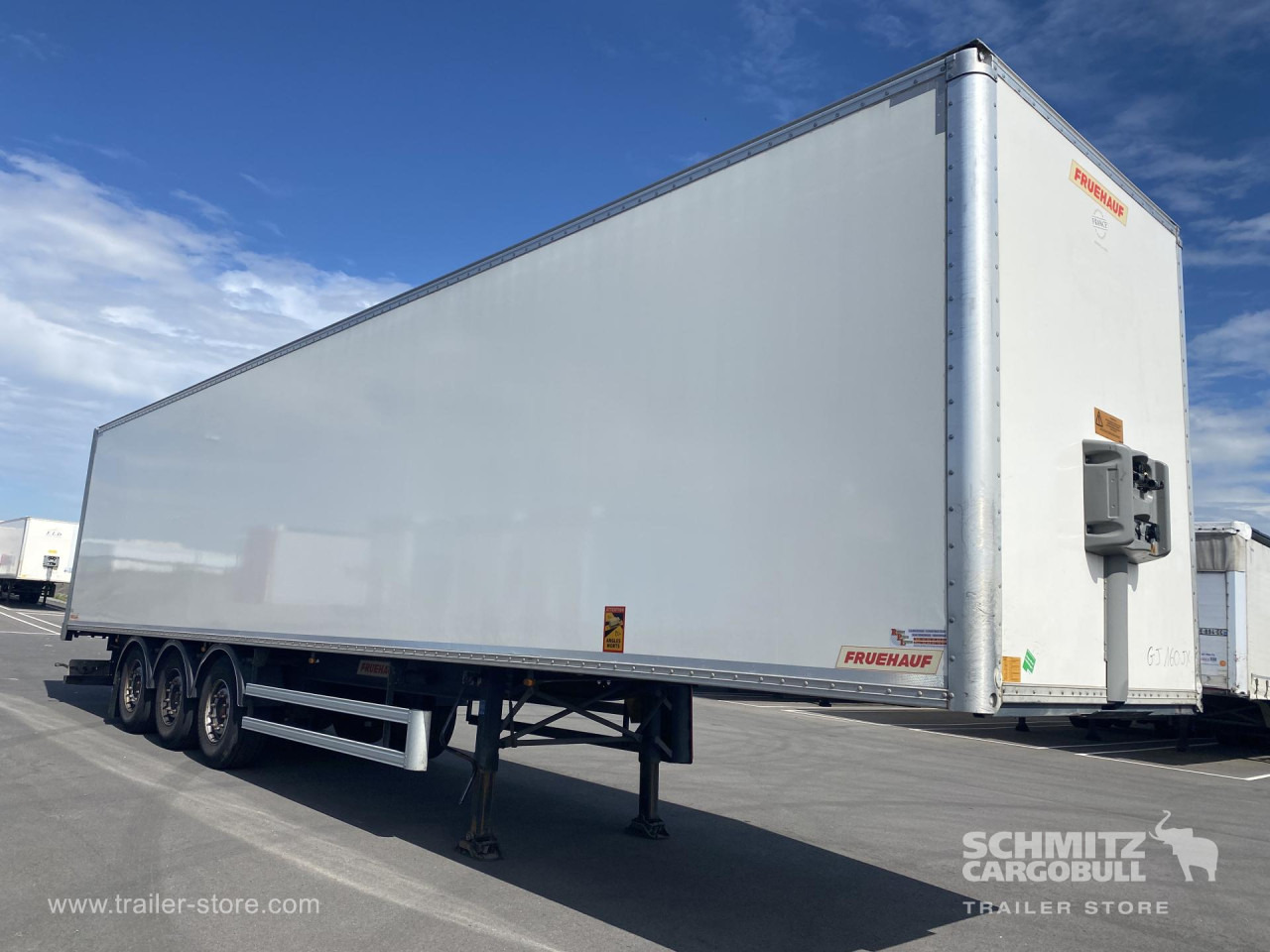FRUEHAUF Dryfreight Standard Roller shutter door - Closed box semi-trailer: picture 1 FRUEHAUF Dryfreight Standard Roller shutter door - Closed box semi-trailer: picture 1