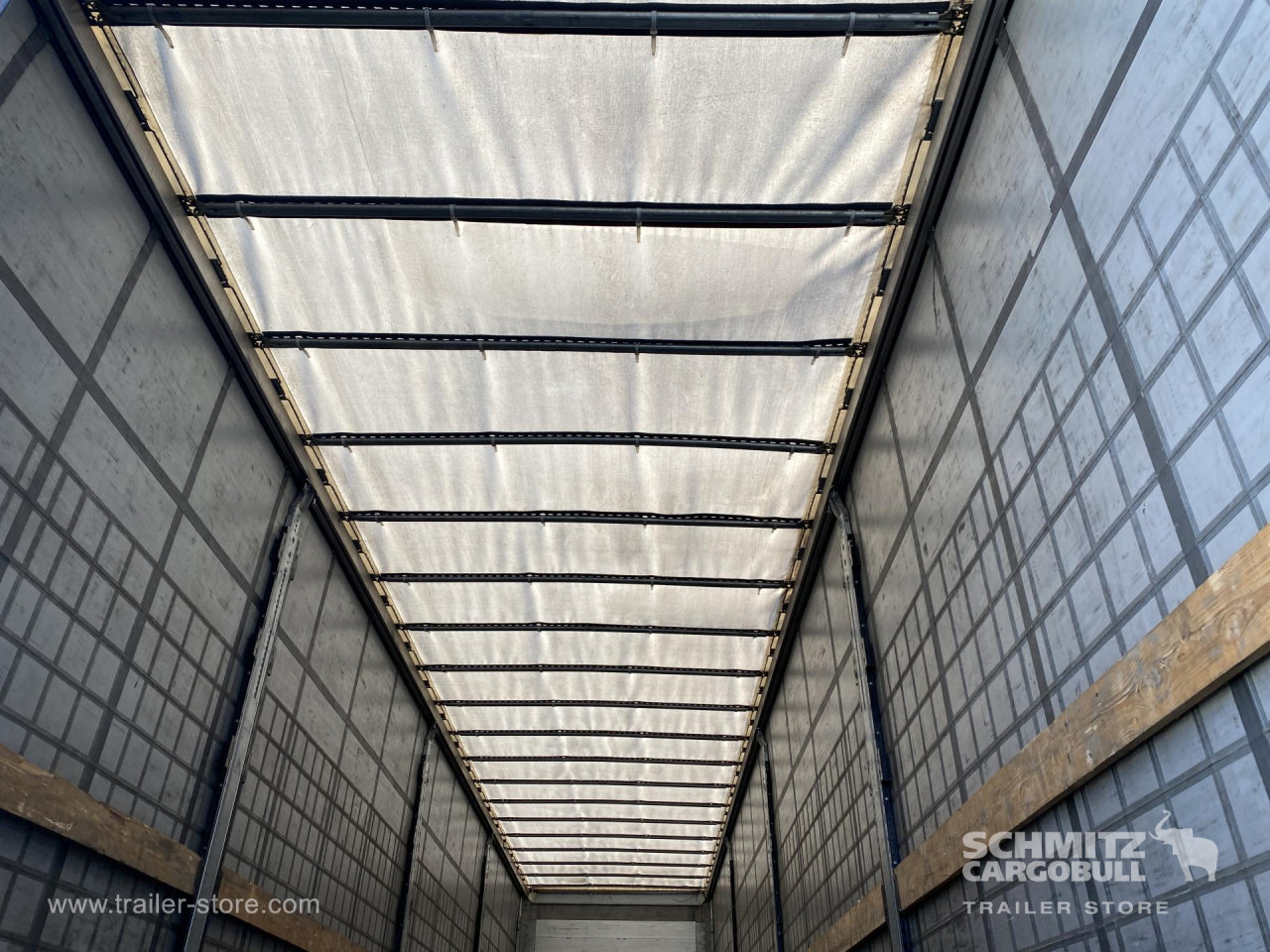 SCHMITZ Curtainsider Standard Taillift leasing SCHMITZ Curtainsider Standard Taillift: picture 8 SCHMITZ Curtainsider Standard Taillift leasing SCHMITZ Curtainsider Standard Taillift: picture 8