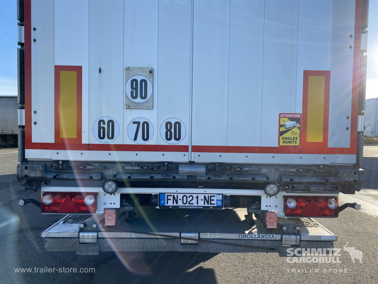 SCHMITZ Curtainsider Standard Taillift - Curtainsider semi-trailer: picture 4 SCHMITZ Curtainsider Standard Taillift - Curtainsider semi-trailer: picture 4