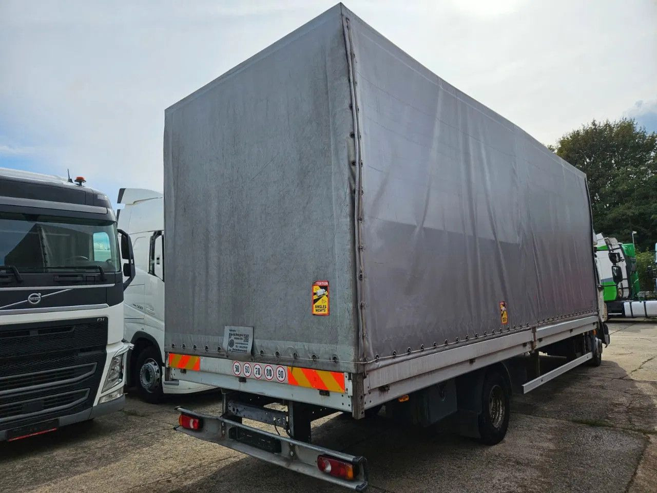 DAF LF 45.180 EEV - More units in stock! - Curtain side van: picture 5 DAF LF 45.180 EEV - More units in stock! - Curtain side van: picture 5