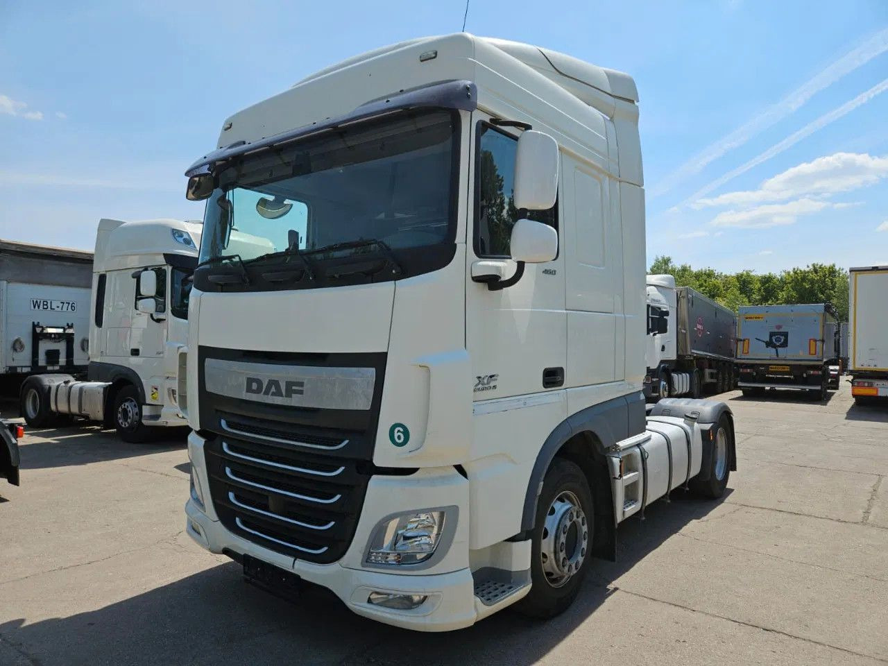 DAF XF 460 Space Cab Standklima 1 units - Tractor unit: picture 1 DAF XF 460 Space Cab Standklima 1 units - Tractor unit: picture 1
