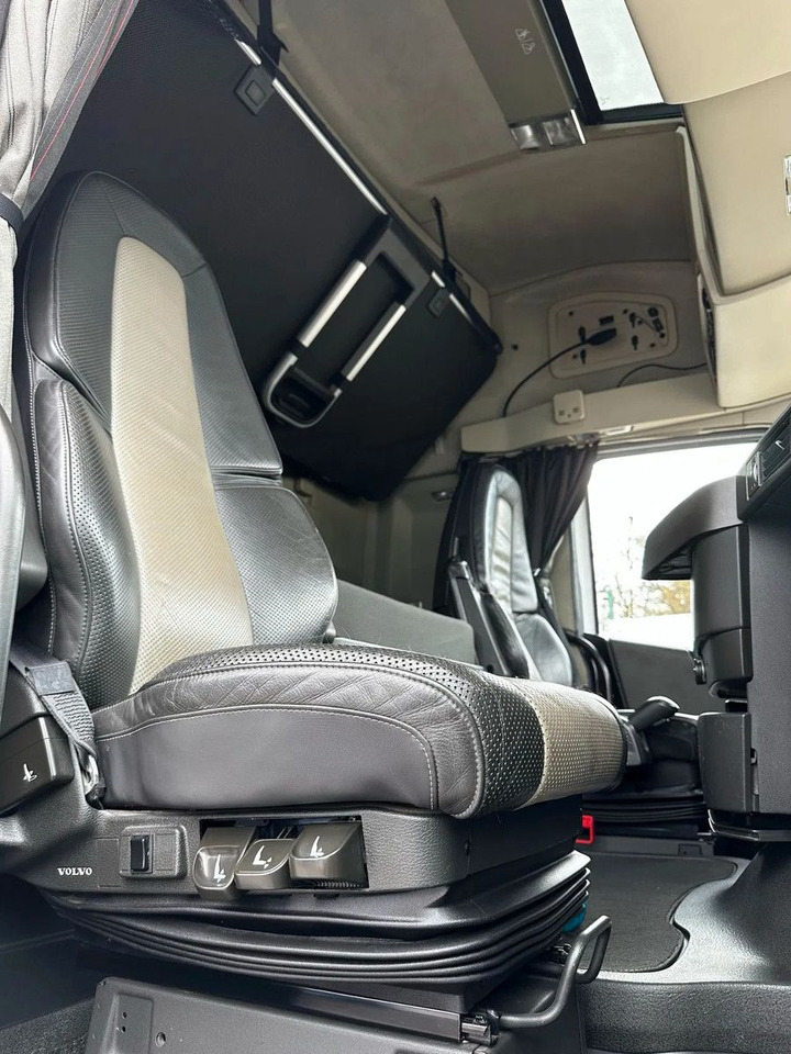 New Tractor unit Volvo FH 500 ADR, I-Park, Alloy w. Leather seats, TV s: picture 10