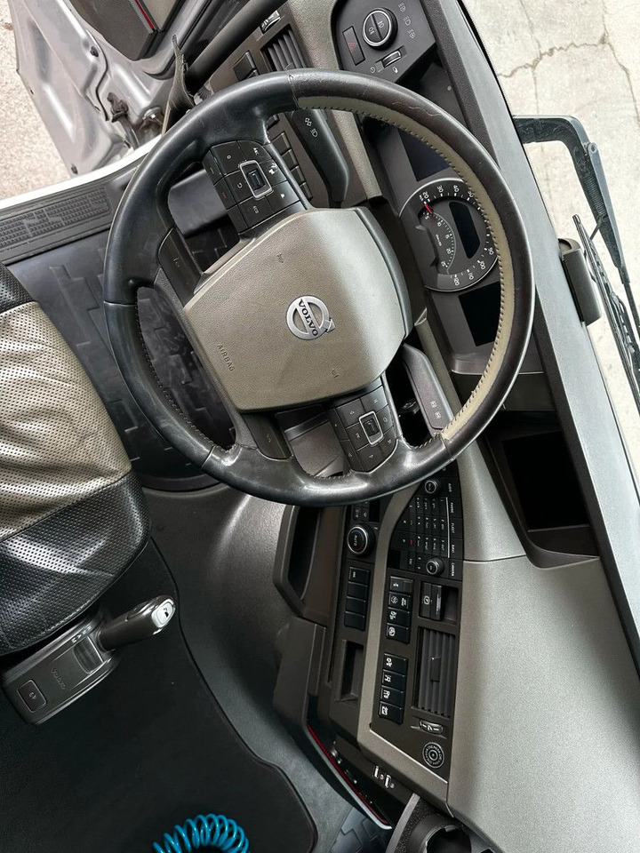 New Tractor unit Volvo FH 500 ADR, I-Park, Alloy w. Leather seats, TV s: picture 7