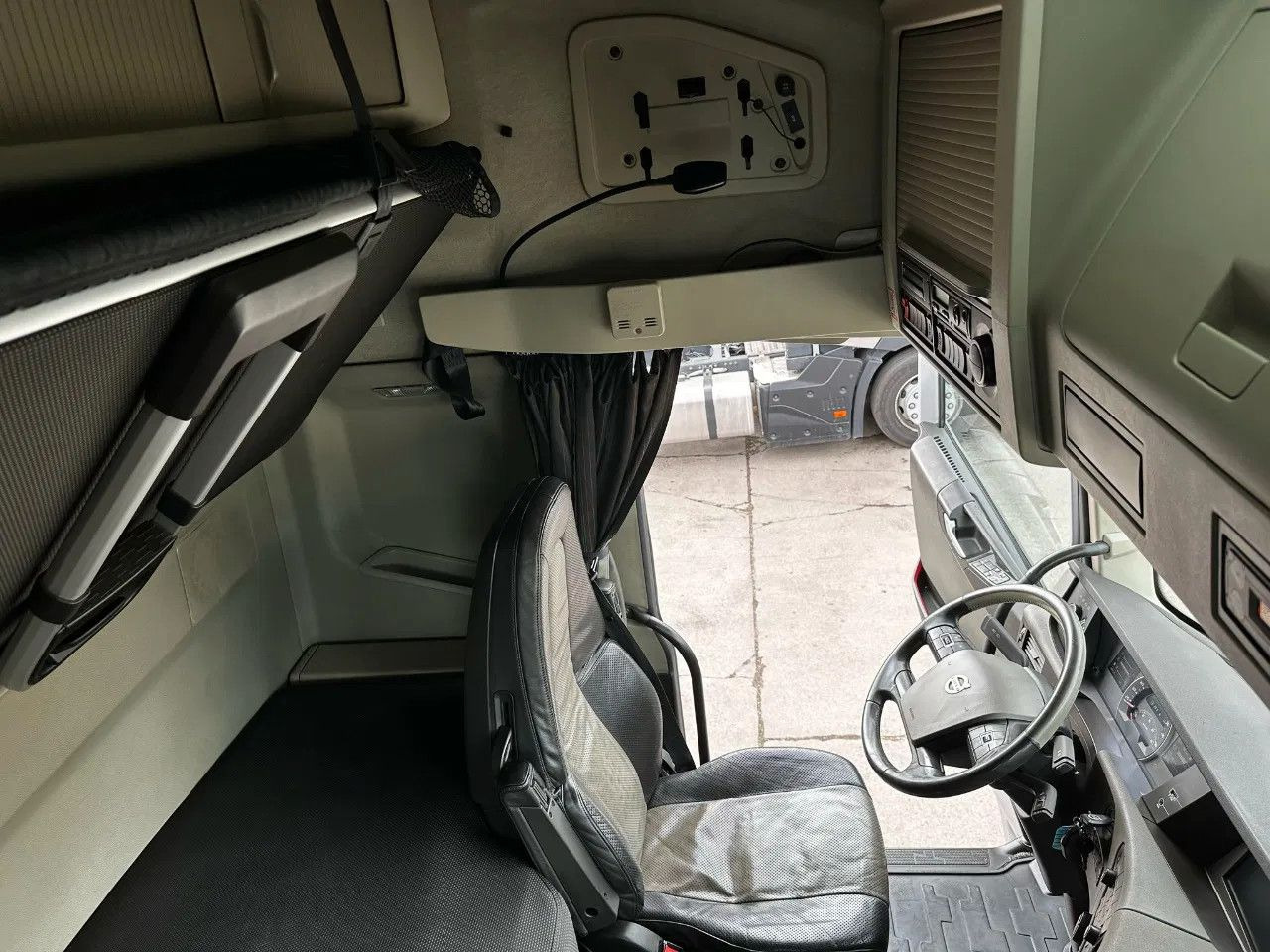 New Tractor unit Volvo FH 500 ADR, I-Park, Alloy w. Leather seats, TV s: picture 12