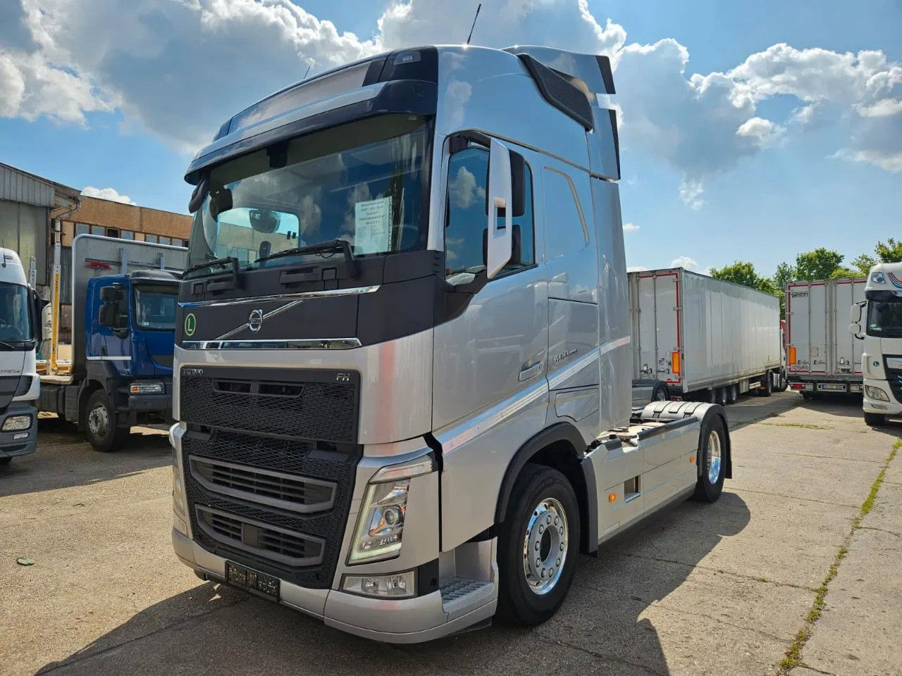Volvo FH 500 Globe-Standard-Alloy W-ACC-DAS - Tractor unit: picture 1 Volvo FH 500 Globe-Standard-Alloy W-ACC-DAS - Tractor unit: picture 1