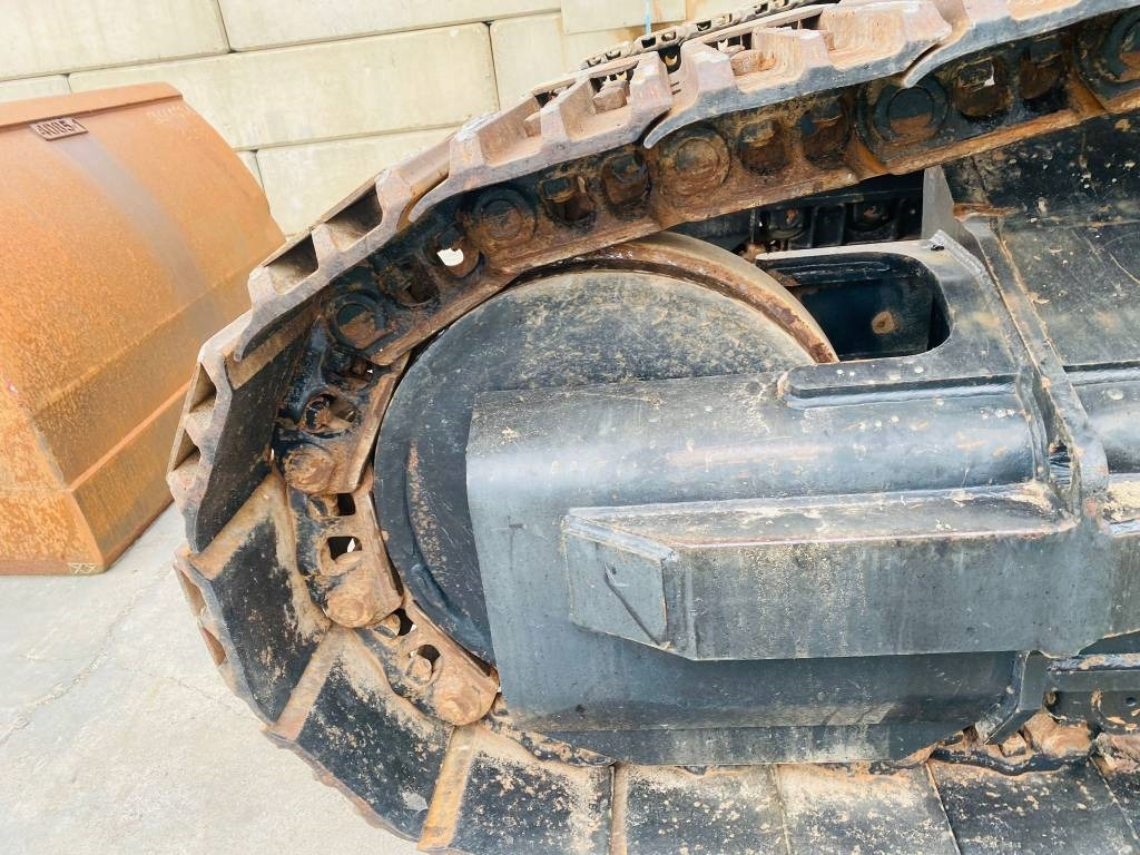 Crawler excavator CAT 330 B L MH: picture 19