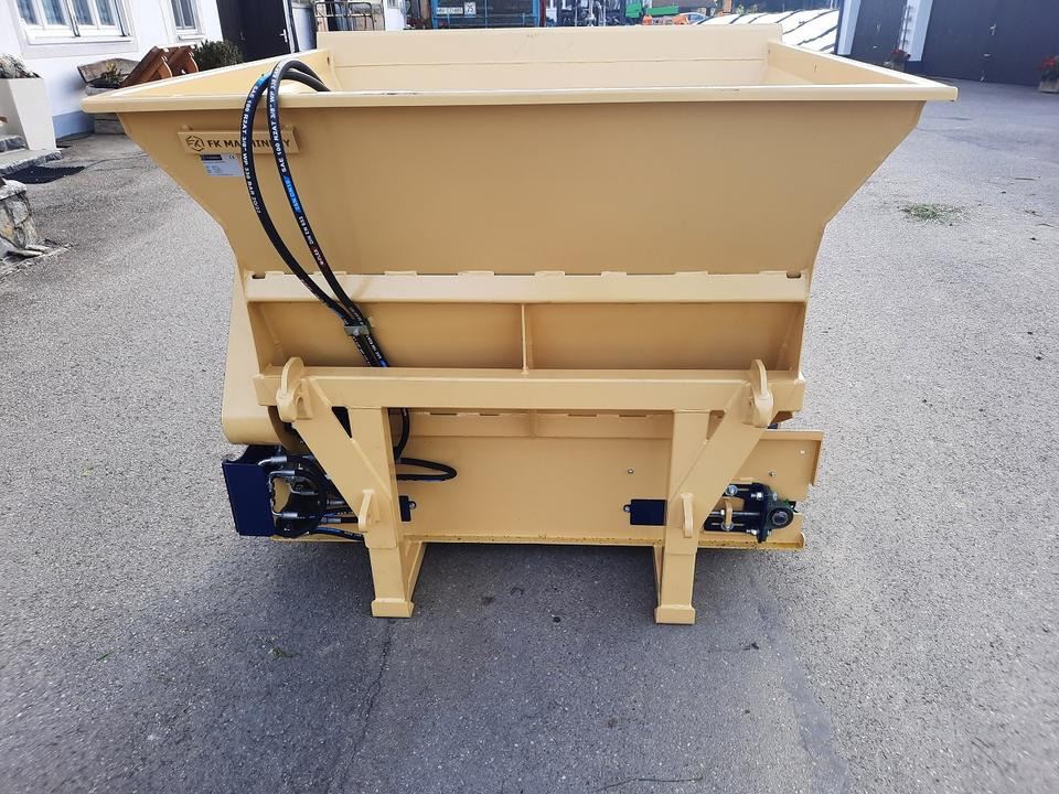 Liegeboxen Einstreugerät Futterverteilgerät Hoflader Radlader Cat - Livestock equipment: picture 2 Liegeboxen Einstreugerät Futterverteilgerät Hoflader Radlader Cat - Livestock equipment: picture 2