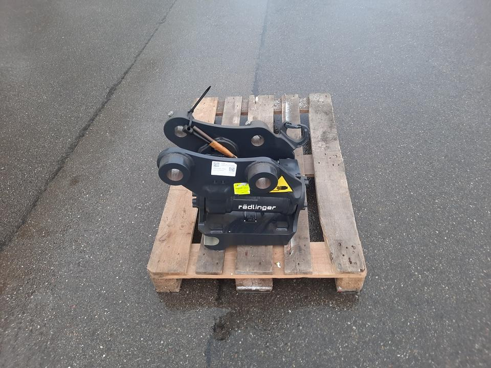 Rädlinger Tilt 3,5 -5 to Powertilt Minibagger Schwenkmotor Yanmar - Tiltrotator for Mini excavator: picture 3 Rädlinger Tilt 3,5 -5 to Powertilt Minibagger Schwenkmotor Yanmar - Tiltrotator for Mini excavator: picture 3