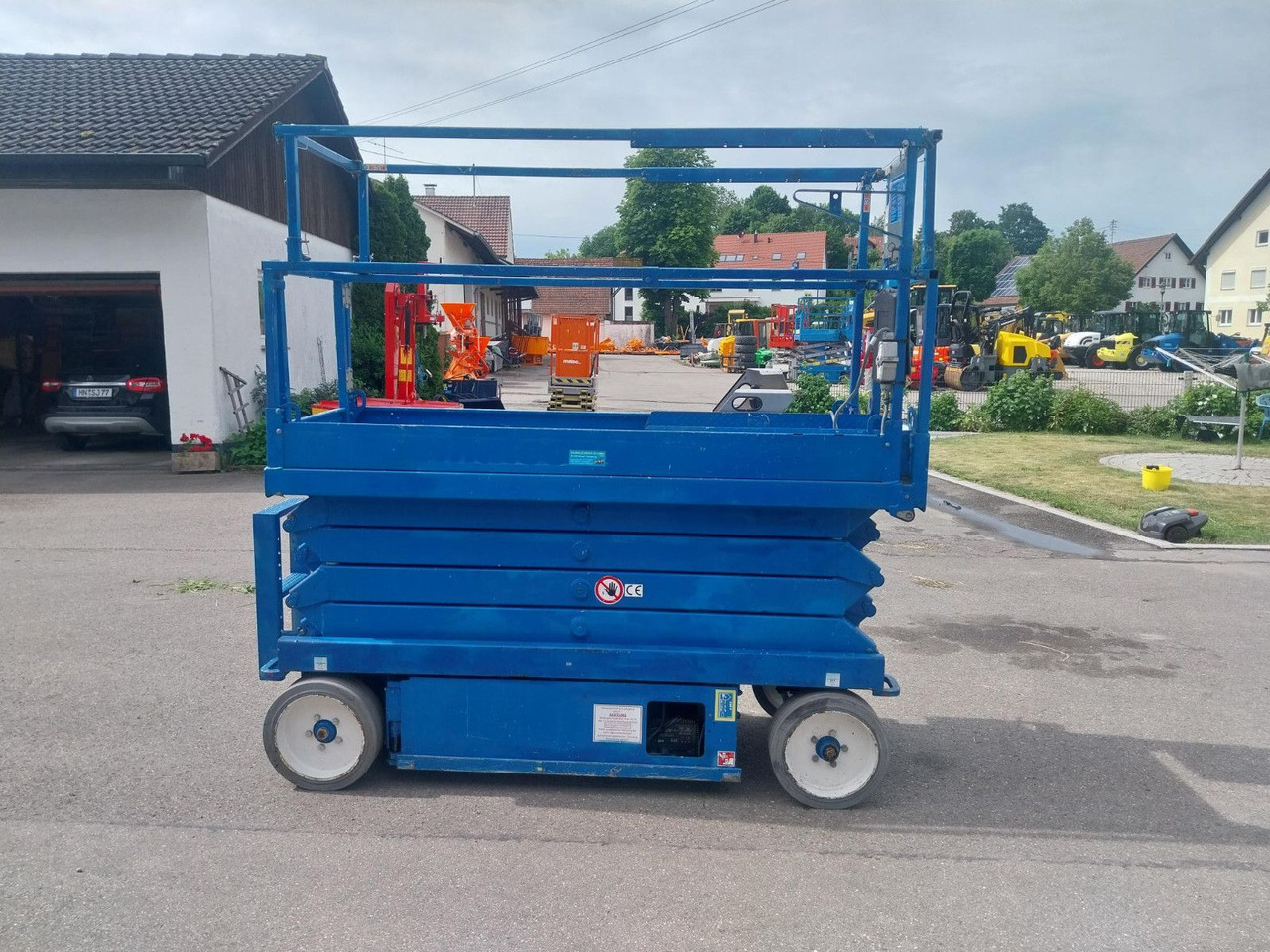 Skyjack 3226 Elektro Scherenarbeitsbühne - Truck mounted aerial platform: picture 4 Skyjack 3226 Elektro Scherenarbeitsbühne - Truck mounted aerial platform: picture 4