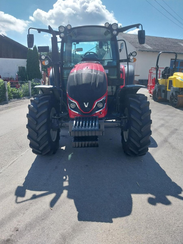 Valtra A 85 - Farm tractor: picture 2 Valtra A 85 - Farm tractor: picture 2