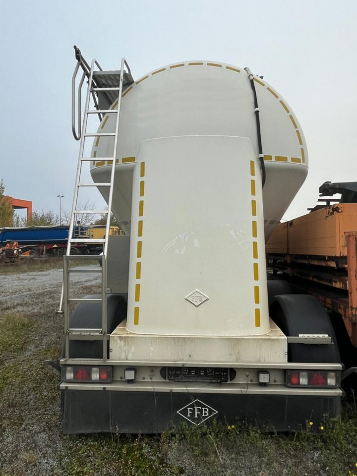 FELDBINDER Silo für Staub und Rieselgüter EUT 40.3 Auflieger Zement 40m³, Lenkachse - Silo semi-trailer: picture 4 FELDBINDER Silo für Staub und Rieselgüter EUT 40.3 Auflieger Zement 40m³, Lenkachse - Silo semi-trailer: picture 4
