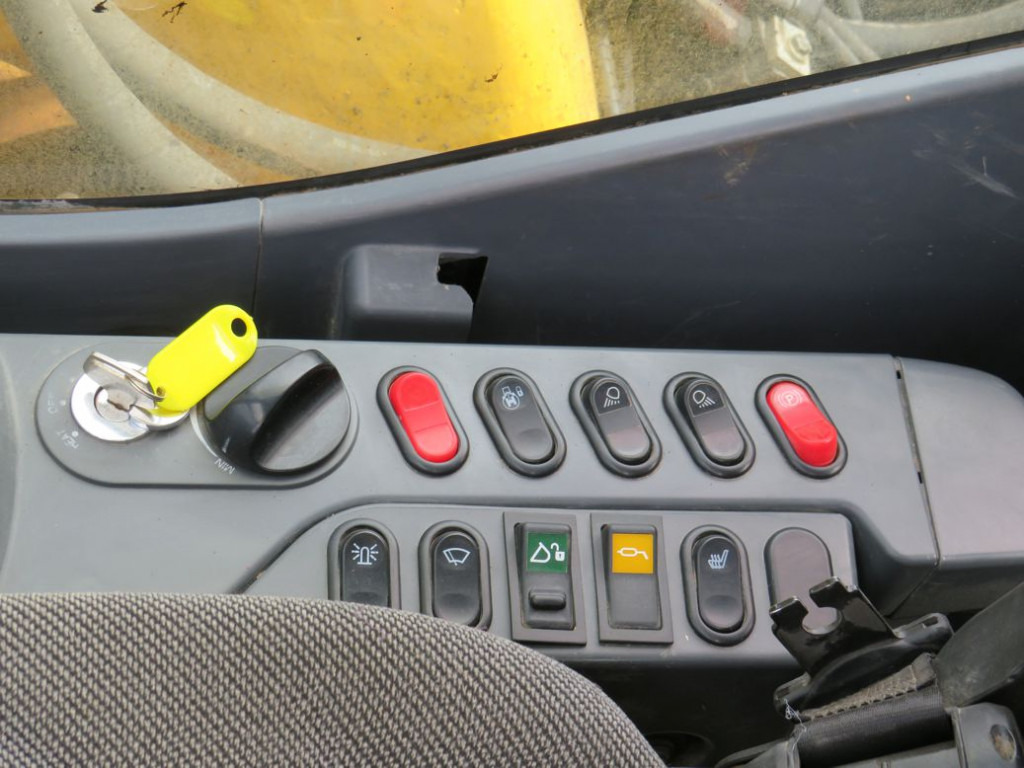 KOMATSU HANOMAG Mobilbagger PW 148 - 8 Bagger 6.824h Deutsch top - Wheel excavator: picture 2 KOMATSU HANOMAG Mobilbagger PW 148 - 8 Bagger 6.824h Deutsch top - Wheel excavator: picture 2