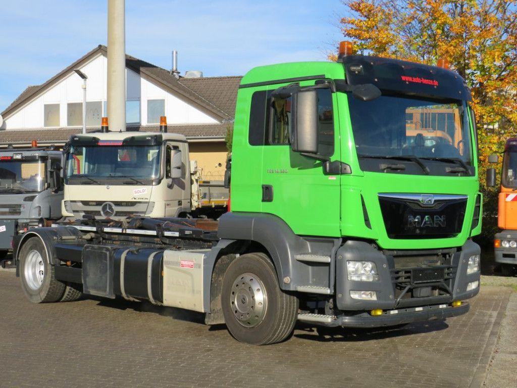 MAN TG-S 18.320 BL Abrollkipper - Hook lift truck: picture 2 MAN TG-S 18.320 BL Abrollkipper - Hook lift truck: picture 2