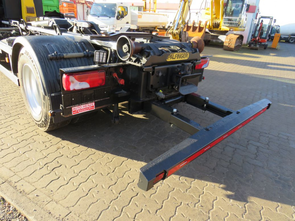 MAN TG-S 18.320 BL Abrollkipper - Hook lift truck: picture 3 MAN TG-S 18.320 BL Abrollkipper - Hook lift truck: picture 3