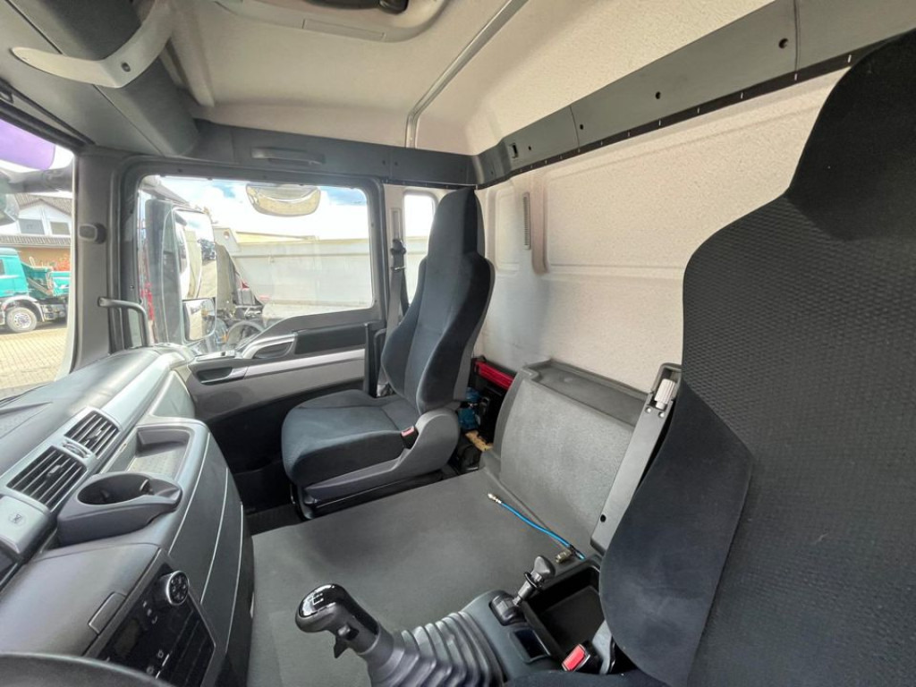MAN TG-S 26.440 6x4 BB 3-Achs Kipper Schalter - Tipper: picture 2 MAN TG-S 26.440 6x4 BB 3-Achs Kipper Schalter - Tipper: picture 2
