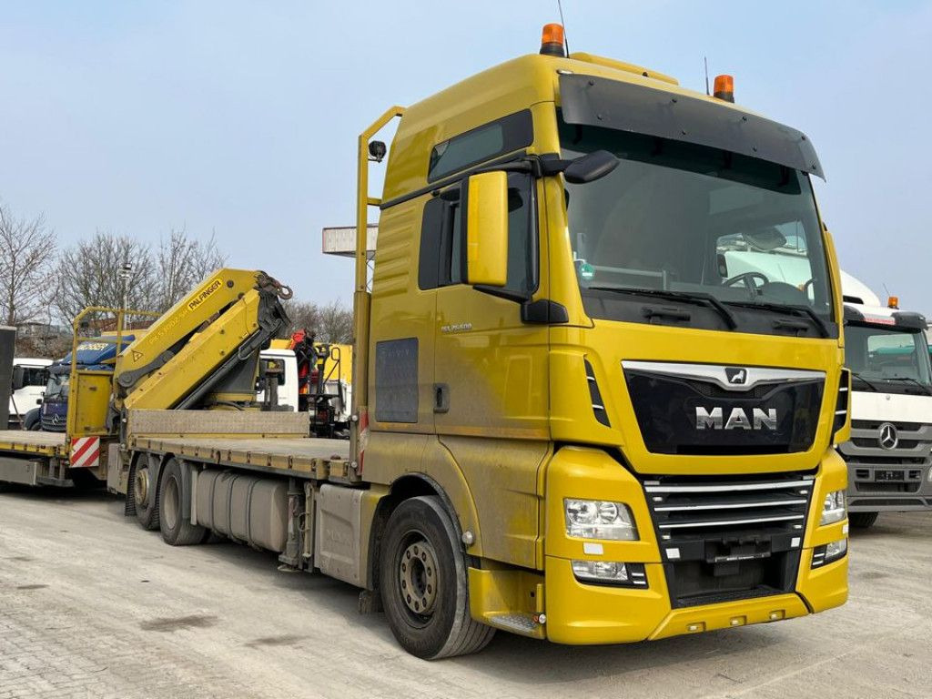 MAN TG-X 26.500 6x2-2 LL Pritsche Heckkran 53m/to, F - Crane truck: picture 2 MAN TG-X 26.500 6x2-2 LL Pritsche Heckkran 53m/to, F - Crane truck: picture 2