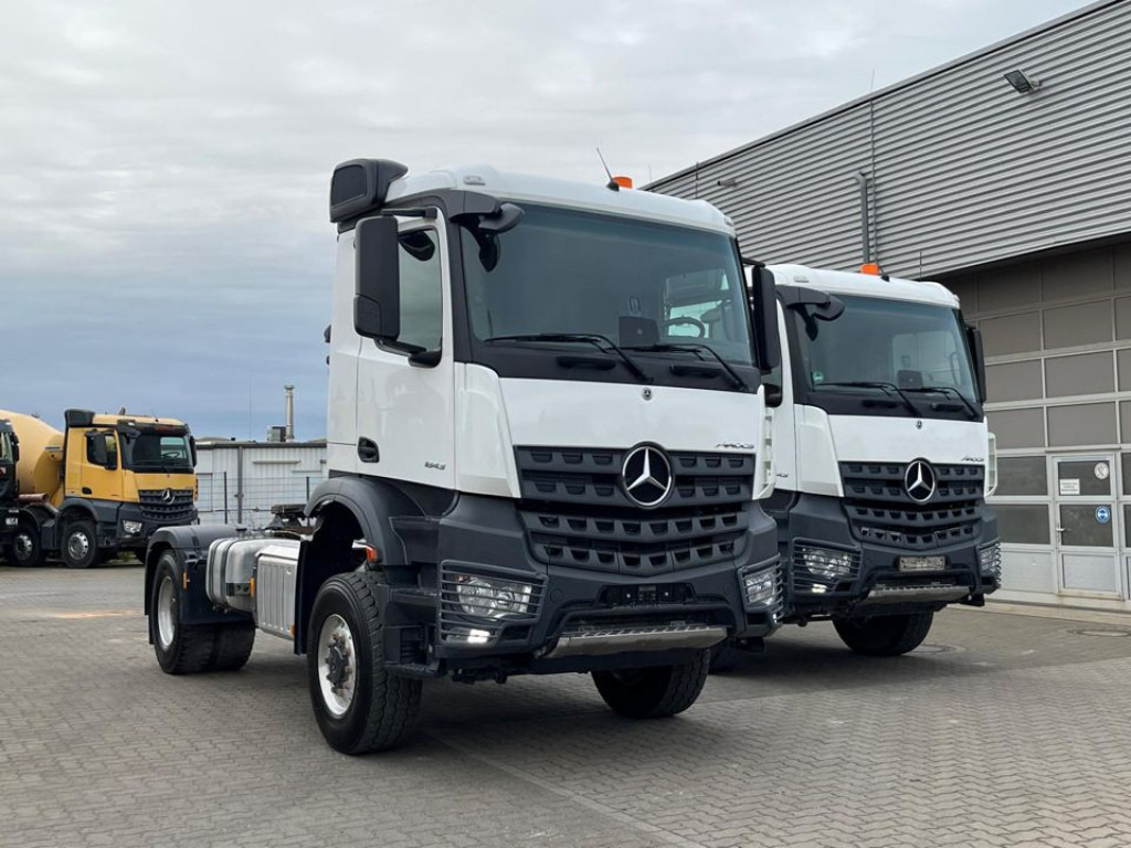 MERCEDES-BENZ Arocs 2043 AS 4x4 SZM nur 133TKM ! Kipphydraulik - Tractor unit: picture 3 MERCEDES-BENZ Arocs 2043 AS 4x4 SZM nur 133TKM ! Kipphydraulik - Tractor unit: picture 3