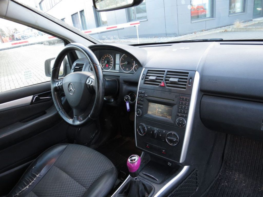 Mercedes-Benz A-Klasse 200 Avantgarde PKW - Truck: picture 5 Mercedes-Benz A-Klasse 200 Avantgarde PKW - Truck: picture 5