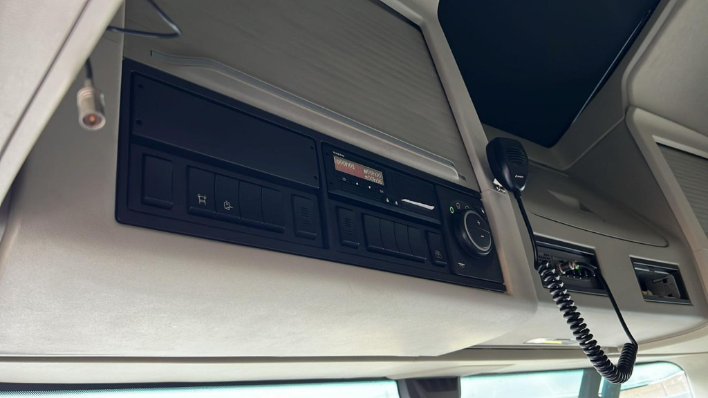 VOLVO (S) Truck FH 500 6x2 Abrollkipper Funkfernbedienung - Hook lift truck: picture 2 VOLVO (S) Truck FH 500 6x2 Abrollkipper Funkfernbedienung - Hook lift truck: picture 2