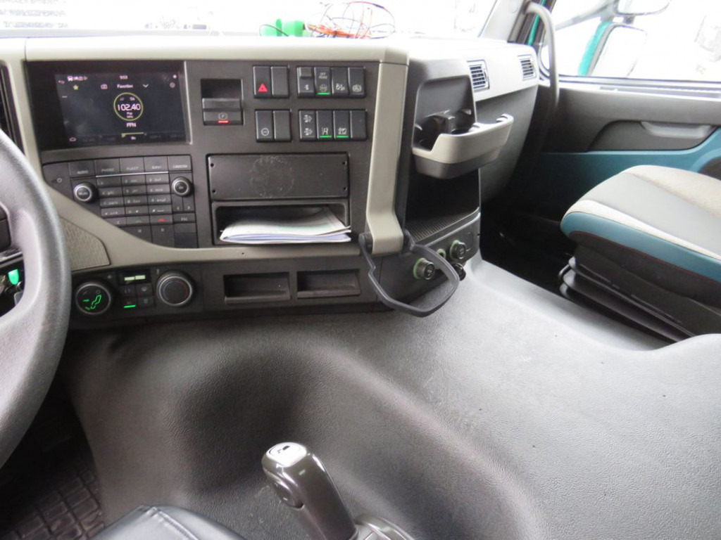 VOLVO (S) Truck FM 380 Pritsche LBW LBW 2to Tautli.+Edscha - Curtainsider truck: picture 2 VOLVO (S) Truck FM 380 Pritsche LBW LBW 2to Tautli.+Edscha - Curtainsider truck: picture 2