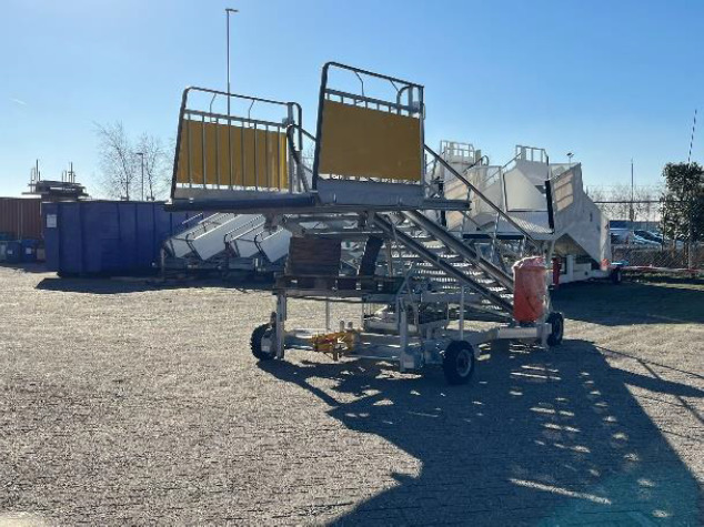 Maintenance Stairs SPS OT-14 - Passenger stairs: picture 3 Maintenance Stairs SPS OT-14 - Passenger stairs: picture 3