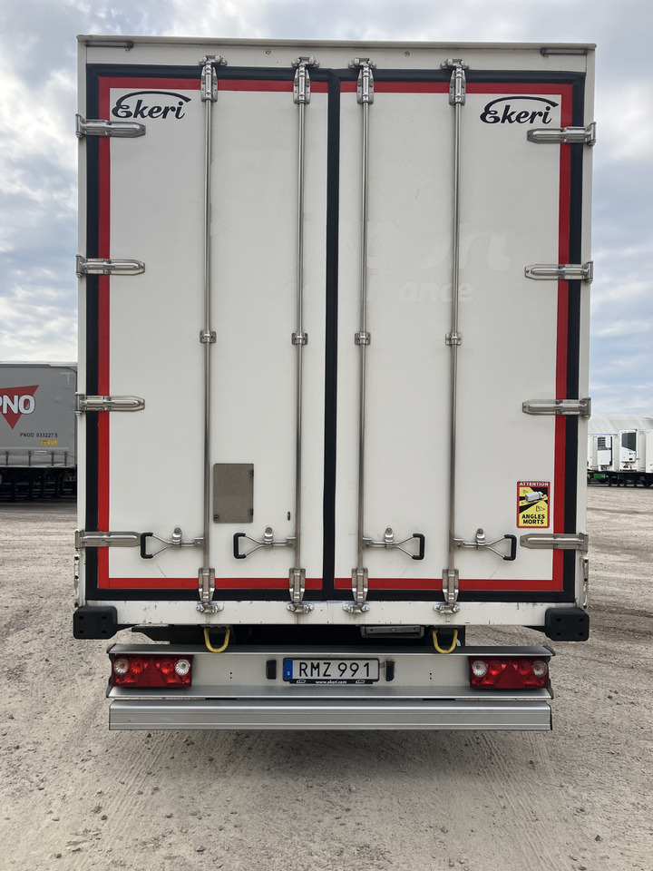 EKERI REEFER OPENSIDE - DOUPLESTOCK - HUCKEPACK - Refrigerator semi-trailer: picture 5 EKERI REEFER OPENSIDE - DOUPLESTOCK - HUCKEPACK - Refrigerator semi-trailer: picture 5