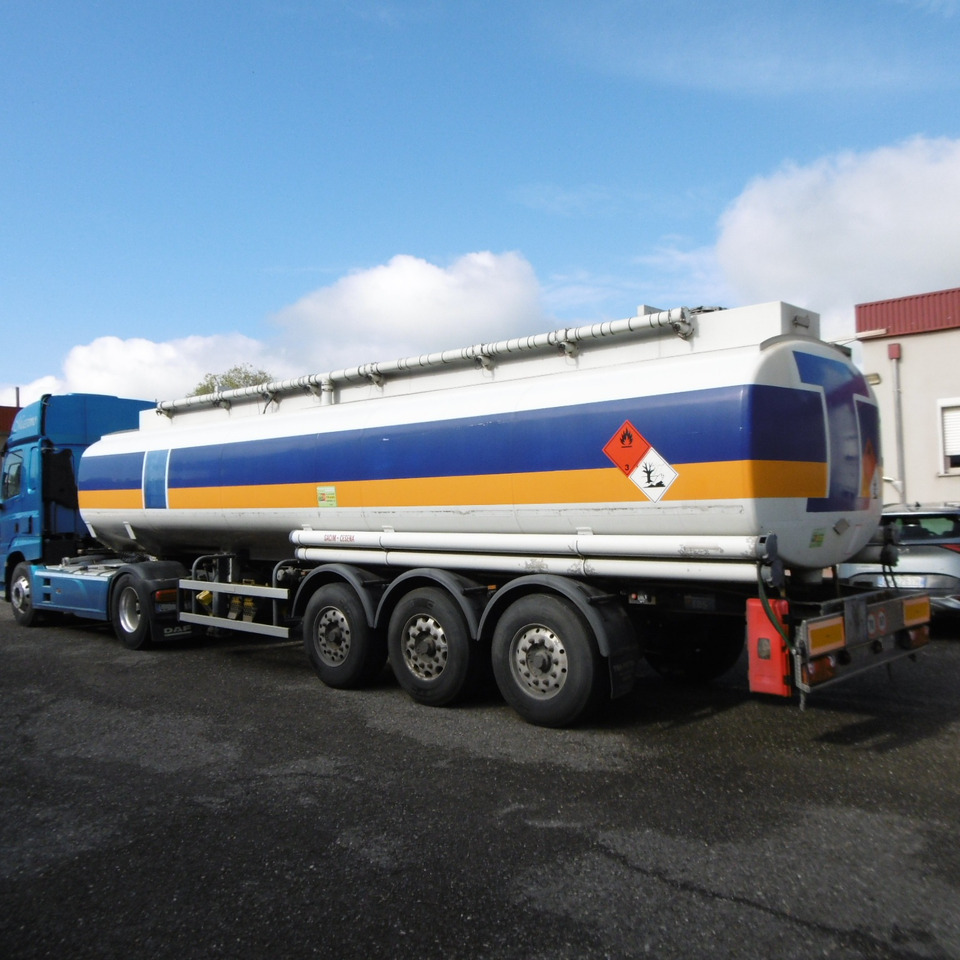 SACIM 8 Compartments - Tank semi-trailer: picture 4 SACIM 8 Compartments - Tank semi-trailer: picture 4