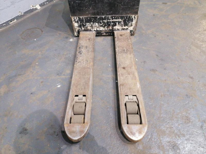 Pallet truck Caterpillar NPP20M: picture 8