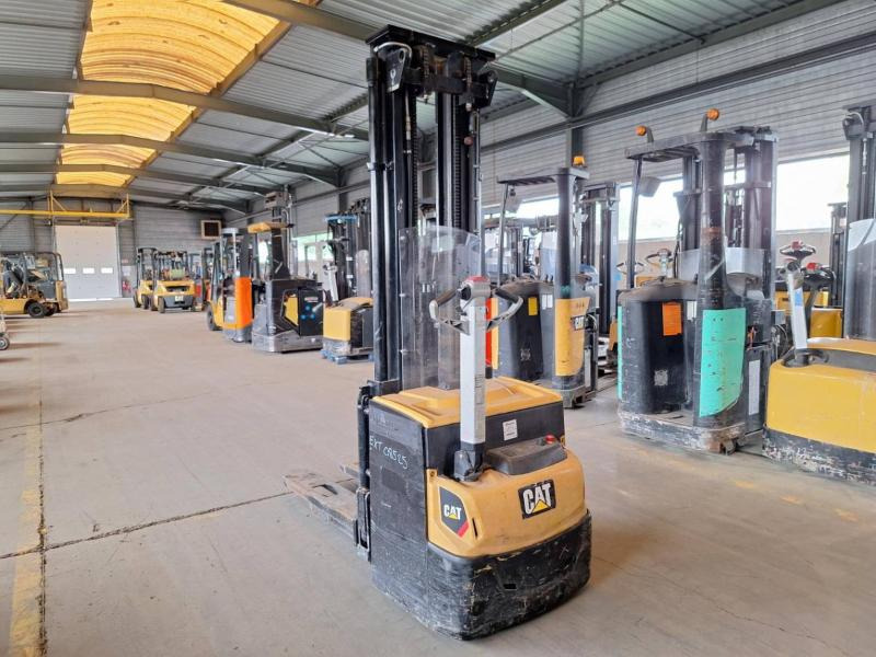 Caterpillar NSP16N2 - Stacker: picture 1 Caterpillar NSP16N2 - Stacker: picture 1