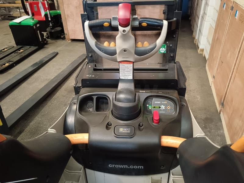 Crown DT3040 2.0 - Stacker: picture 4 Crown DT3040 2.0 - Stacker: picture 4