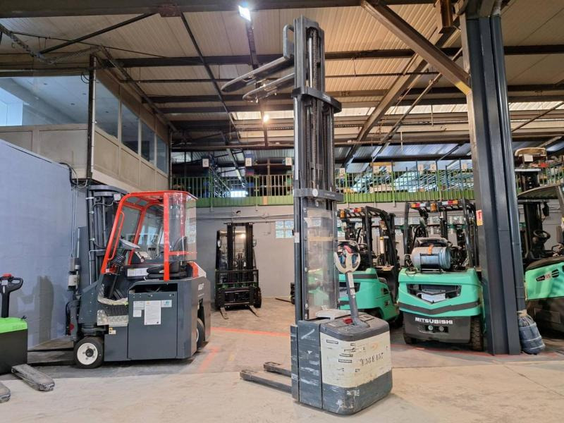 Crown WE2300-16 leasing Crown WE2300-16: picture 9 Crown WE2300-16 leasing Crown WE2300-16: picture 9