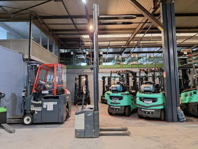 Crown WE2300-16 leasing Crown WE2300-16: picture 11 Crown WE2300-16 leasing Crown WE2300-16: picture 11