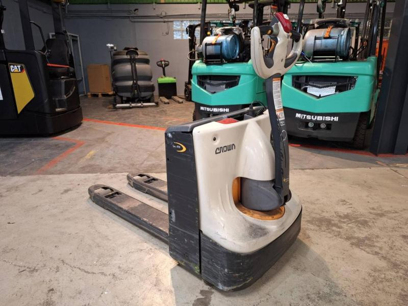 Crown WP3010-1.6 - Pallet truck: picture 5 Crown WP3010-1.6 - Pallet truck: picture 5