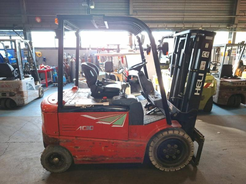 Heli CPD30 - Electric forklift: picture 3 Heli CPD30 - Electric forklift: picture 3